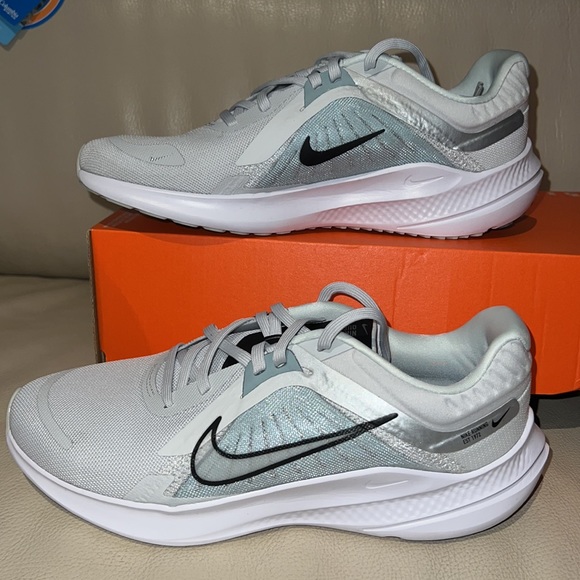 Nike Running Quest 5 sneakers Sz 7.5 - Picture 4 of 6